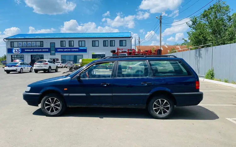Volkswagen Passat 1994 годаfor1 900 000 тг. в Уральск