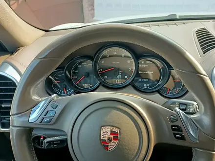 Porsche Cayenne 2014 года за 17 000 000 тг. в Алматы – фото 13