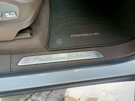 Porsche Cayenne 2014 года за 17 000 000 тг. в Алматы – фото 18