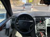 Mercedes-Benz E 230 1995 годаfor2 200 000 тг. в Караганда – фото 2