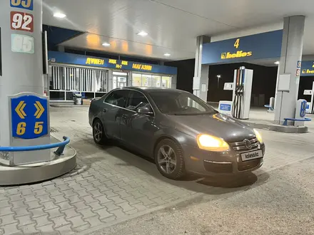 Volkswagen Jetta 2006 года за 2 200 000 тг. в Актобе – фото 6