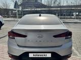 Hyundai Elantra 2019 года за 8 500 000 тг. в Актау – фото 4