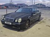 Mercedes-Benz E 320 2000 года за 2 200 000 тг. в Жанаозен