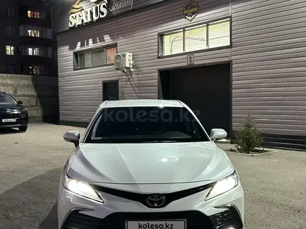 Toyota Camry 2021 года за 17 500 000 тг. в Караганда