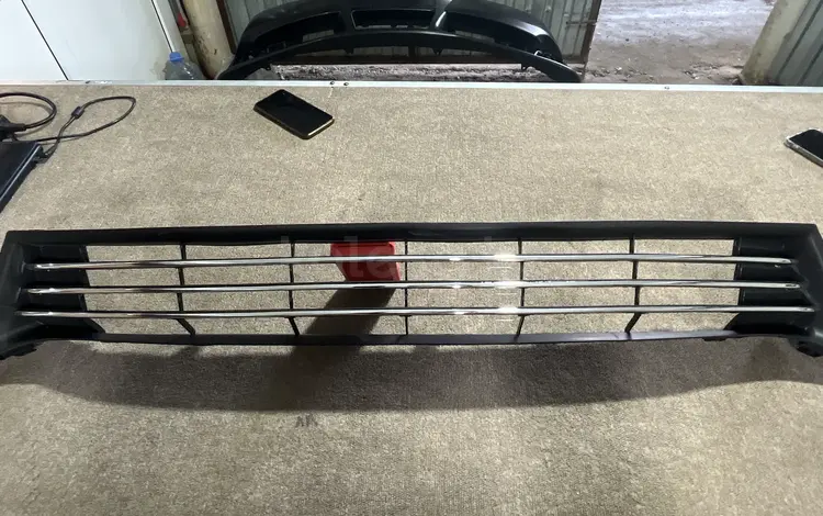 Решетка в бампер Тойота Королла 2017- за 8 000 тг. в Алматы