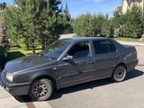 Volkswagen Vento 1993 годаүшін1 350 000 тг. в Астана – фото 2