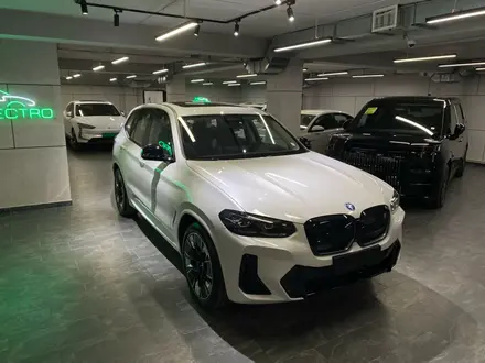 BMW iX3 2024 года за 18 700 000 тг. в Алматы – фото 2