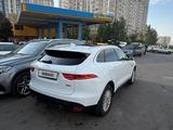Jaguar F-Pace 2016 года за 16 500 000 тг. в Алматы – фото 3