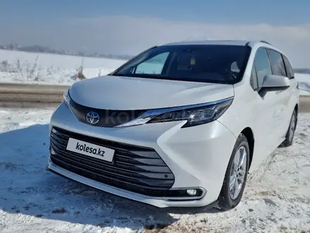 Toyota Sienna 2022 года за 31 000 000 тг. в Алматы – фото 13