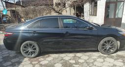 Toyota Camry 2016 года за 10 500 000 тг. в Шымкент – фото 2