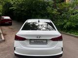 Hyundai Accent 2021 годаүшін7 350 000 тг. в Алматы – фото 2