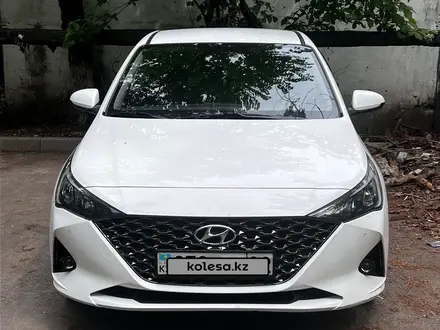 Hyundai Accent 2021 года за 7 350 000 тг. в Алматы