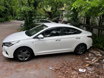 Hyundai Accent 2021 года за 7 350 000 тг. в Алматы – фото 3