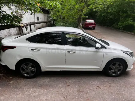 Hyundai Accent 2021 года за 7 350 000 тг. в Алматы – фото 4