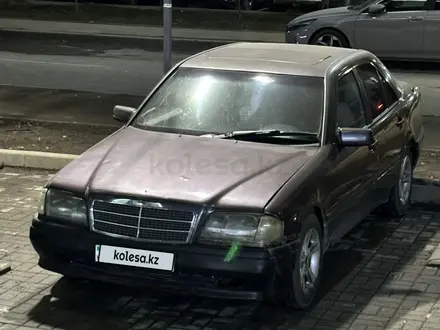Mercedes-Benz C 200 1993 года за 1 300 000 тг. в Алматы