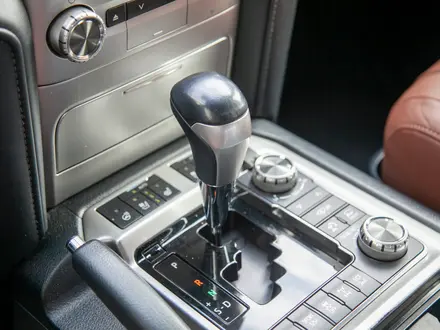 Toyota Land Cruiser 2020 года за 39 490 000 тг. в Алматы – фото 21