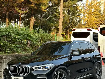 BMW X5 2022 года за 41 500 000 тг. в Алматы – фото 2