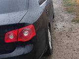 Volkswagen Jetta 2005 года за 2 200 000 тг. в Актобе – фото 5