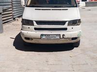 Volkswagen Caravelle 1997 года за 3 800 000 тг. в Астана