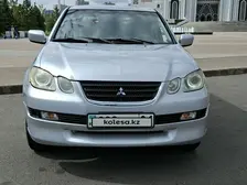 Mitsubishi Airtrek, 2004
