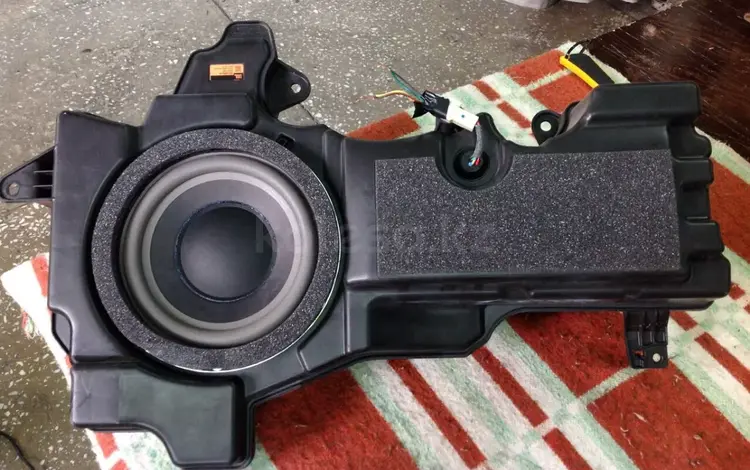 Сабвуфер JBL на Toyota Land Cruiser 200 за 350 000 тг. в Алматы