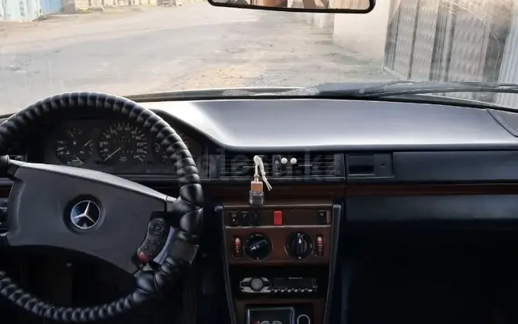 Mercedes-Benz E 260 1987 года за 550 000 тг. в Тараз