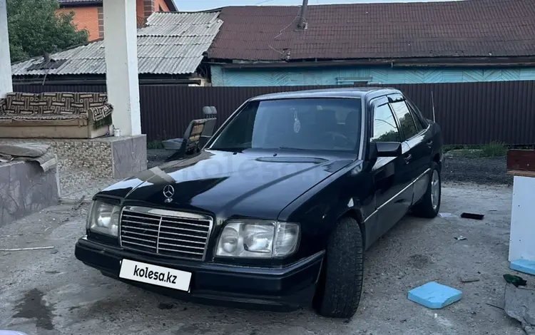 Mercedes-Benz E 220 1992 года за 1 350 000 тг. в Талдыкорган