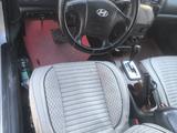 Hyundai Sonata 2004 года за 2 500 000 тг. в Актау – фото 2