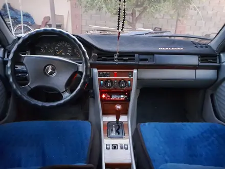 Mercedes-Benz E 230 1991 года за 1 900 000 тг. в Арысь – фото 16