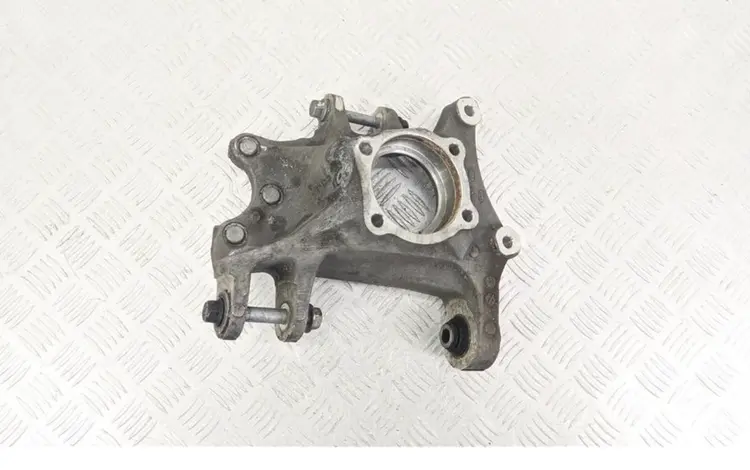 Кулак цапфа на Kia Sorento. за 10 000 тг. в Алматы