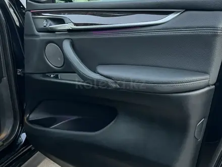 BMW X5 2016 года за 18 900 000 тг. в Алматы – фото 36