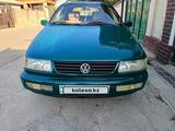 Volkswagen Passat 1995 годаүшін2 100 000 тг. в Сарыагаш