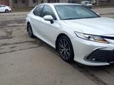 Toyota Camry 2021 года за 17 500 000 тг. в Усть-Каменогорск – фото 2