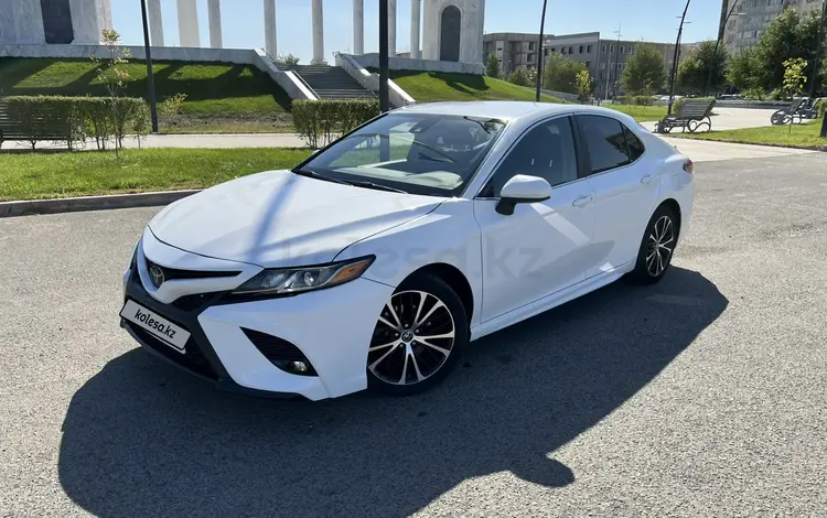 Toyota Camry 2018 годаfor11 500 000 тг. в Атырау