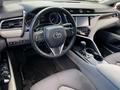 Toyota Camry 2018 года за 10 760 000 тг. в Алматы – фото 8