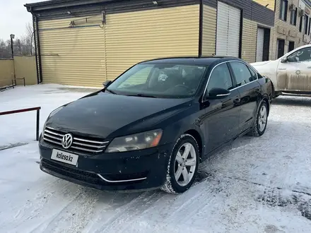 Volkswagen Passat 2013 года за 3 200 000 тг. в Атырау – фото 4