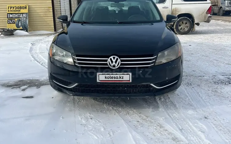 Volkswagen Passat 2013 года за 3 200 000 тг. в Атырау