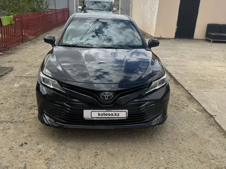 Toyota Camry 2018 года за 7 400 000 тг. в Атырау – фото 5