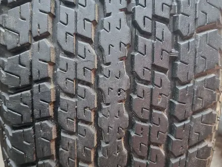 1 шт резина размер 265 65 17 Bridgestone за 25 000 тг. в Алматы