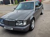 Mercedes-Benz E 260 1991 года за 1 200 000 тг. в Алматы – фото 2