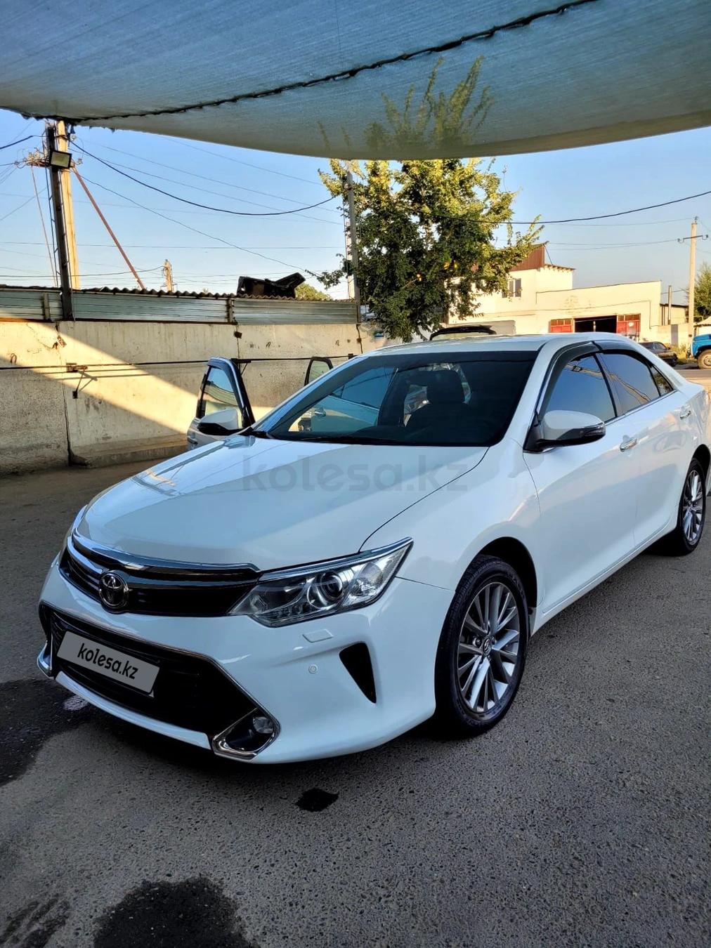 Toyota Camry 2016 г.