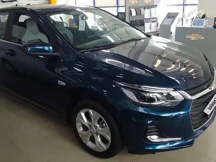 Chevrolet Onix Premier 2 2023 годаүшін8 790 000 тг. в Актау – фото 3