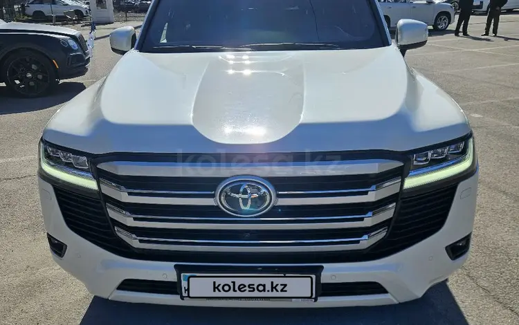 Toyota Land Cruiser 2024 года за 60 000 000 тг. в Алматы