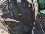 Toyota Avensis 2005 годаүшін2 500 000 тг. в Талдыкорган – фото 5