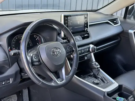 Toyota RAV4 2021 года за 15 500 000 тг. в Актобе – фото 15