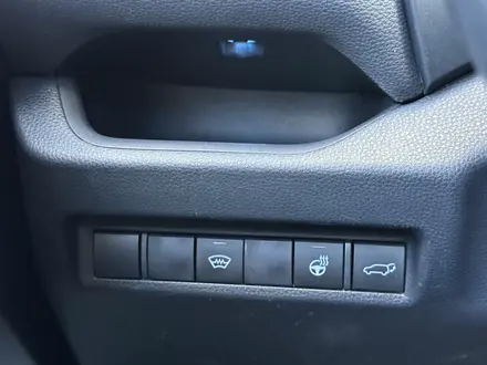 Toyota RAV4 2021 года за 15 500 000 тг. в Актобе – фото 18