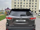 Toyota Highlander 2015 года за 15 700 000 тг. в Алматы – фото 5