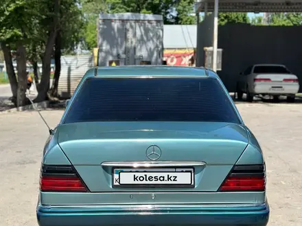 Mercedes-Benz E 280 1994 года за 2 400 000 тг. в Тараз – фото 2