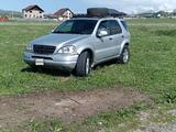 Mercedes-Benz ML 320 2001 года за 2 400 000 тг. в Алматы – фото 2