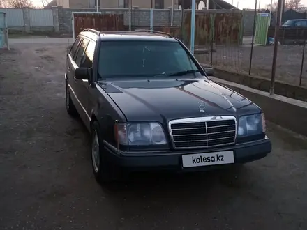 Mercedes-Benz E 220 1993 года за 2 500 000 тг. в Алматы